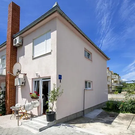 Marija Apartman Petrcane